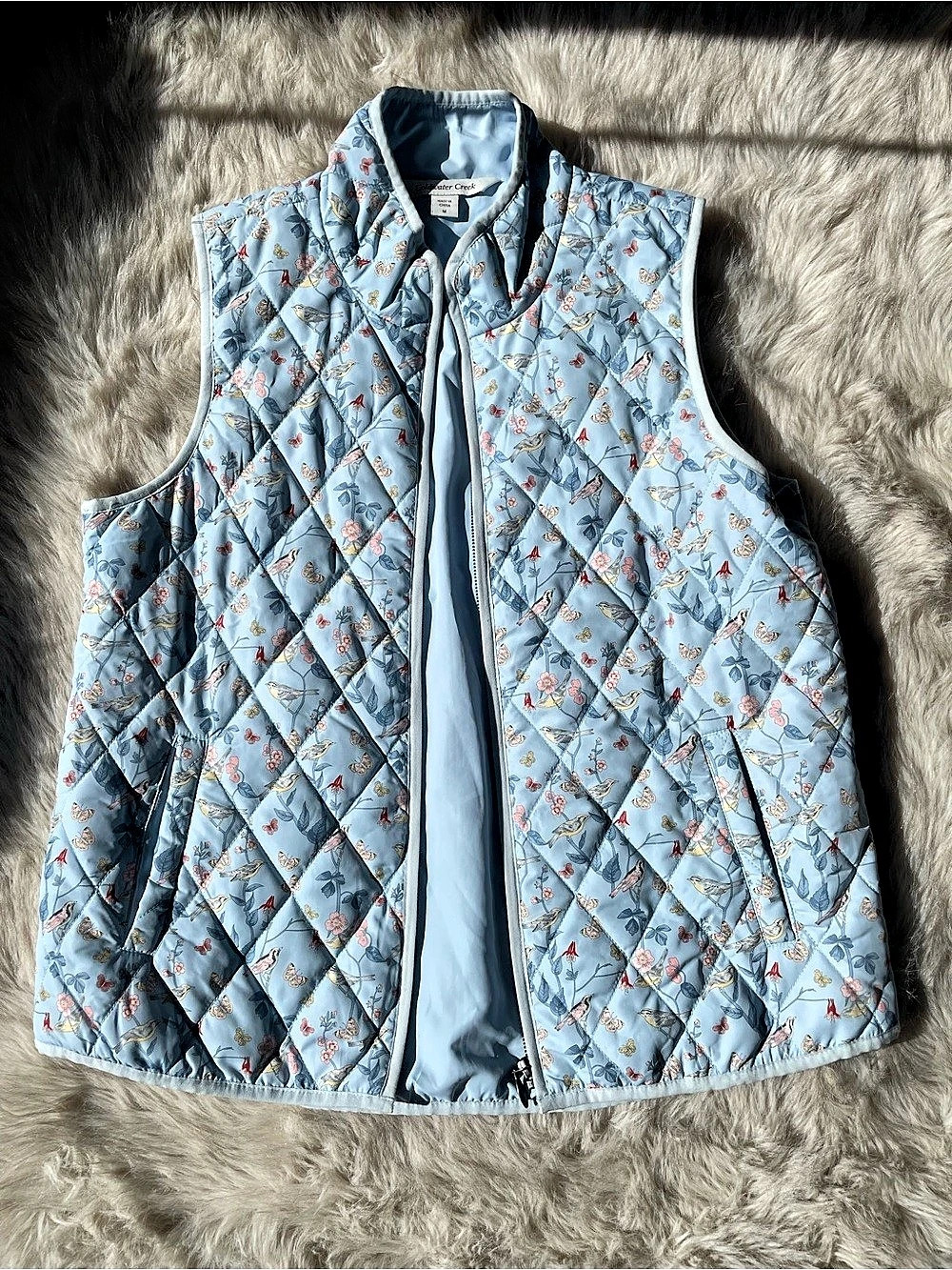 Coldwater Creek Quilted Floral Vest in Blue with Birds Size Medium Like New
